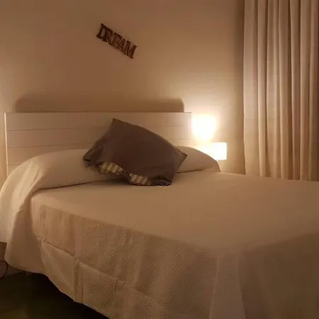 Bonito Apartamento Triana-Los Remedios Siviglia Esterno foto